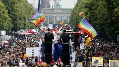 Bunte Gay-Pride-Paraden rund um den Globus