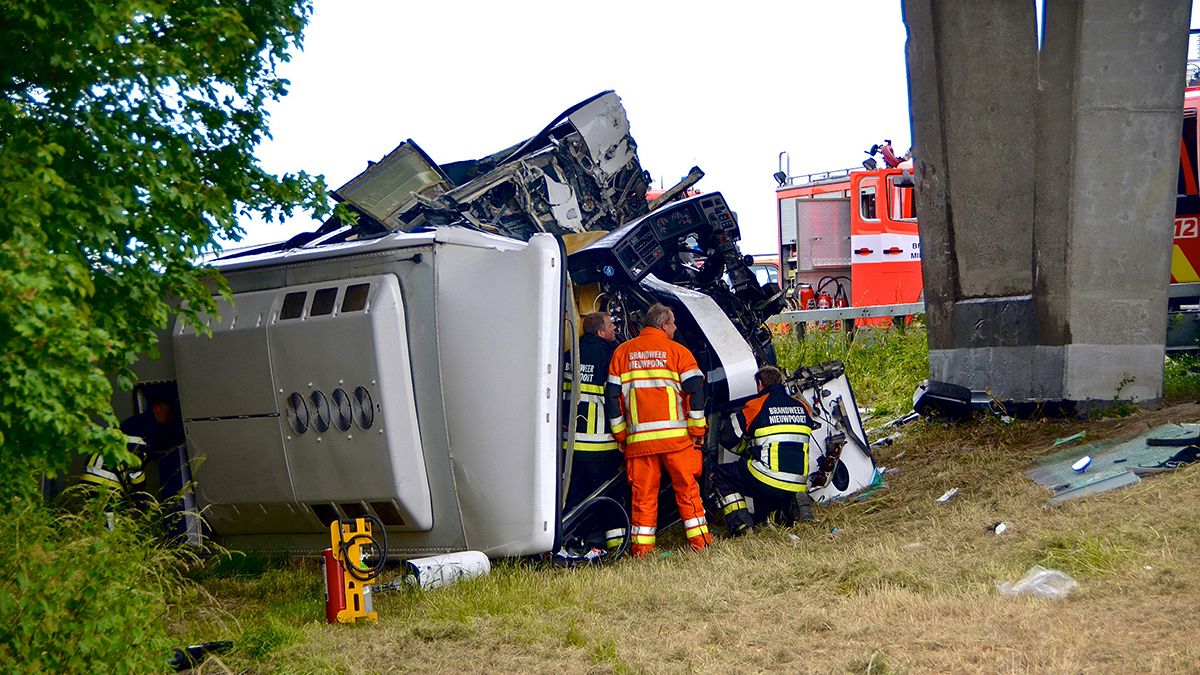 Tödlicher Unfall: Bus mit Schulkindern in Belgien verunglückt