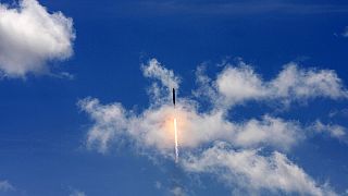UUİ'ye malzeme taşıyan Falcon 9 roketi havada infilak etti
