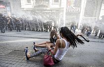الشرطة التركية تقمع بعنف مسيرة للمثليين في اسطنبول