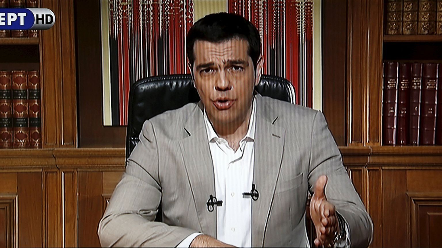 دولت یونان بانکهای این کشور را تعطیل کرده و سرمایه ها را کنترل می کند