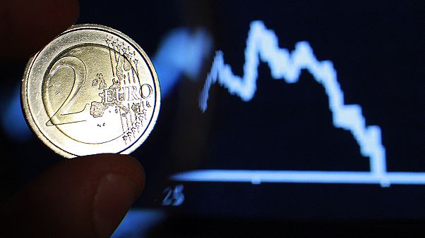 تراجع تعاملات البورصة العالمية بسبب أزمة ديون اليونان تراجع تعاملات البورصة العالمية بسبب أزمة ديون اليونان