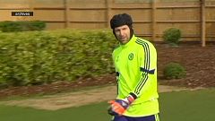 Petr Cech Arsenal'e imza attı