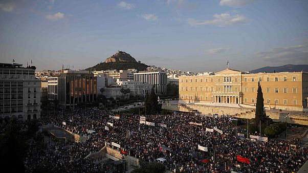 Εντείνεται η αβεβαιότητα στην Ελλάδα εν όψει του δημοψηφίσματος Εντείνεται η αβεβαιότητα στην Ελλάδα εν όψει του δημοψηφίσματος