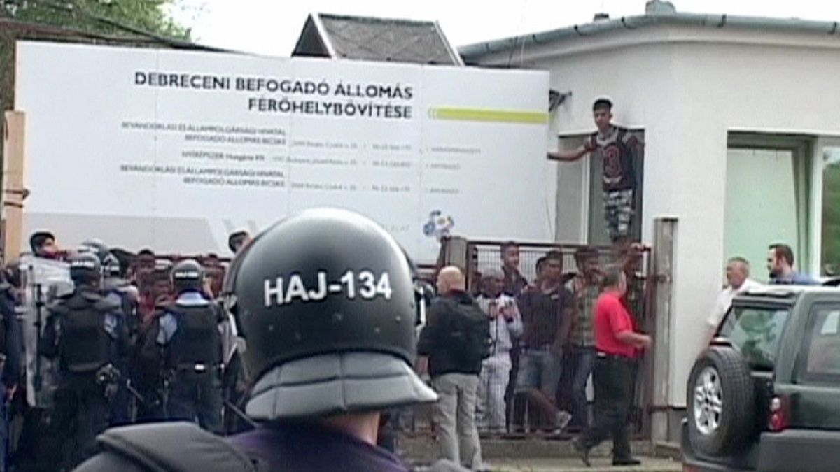 Riot breaks out at Hungarian migrant camp