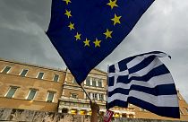 Греция: сторонники соглашения пытаются переубедить правительство и соотечественников