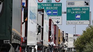 Calais : le port reste bloqué, les marins menacent de perturber la ciruclation jusqu'à samedi