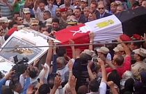 Egito chora soldados mortos e endurece ofensiva contra extremistas