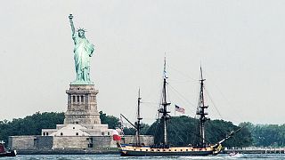سفينة فرنسية تصل الى مدينة نيويورك