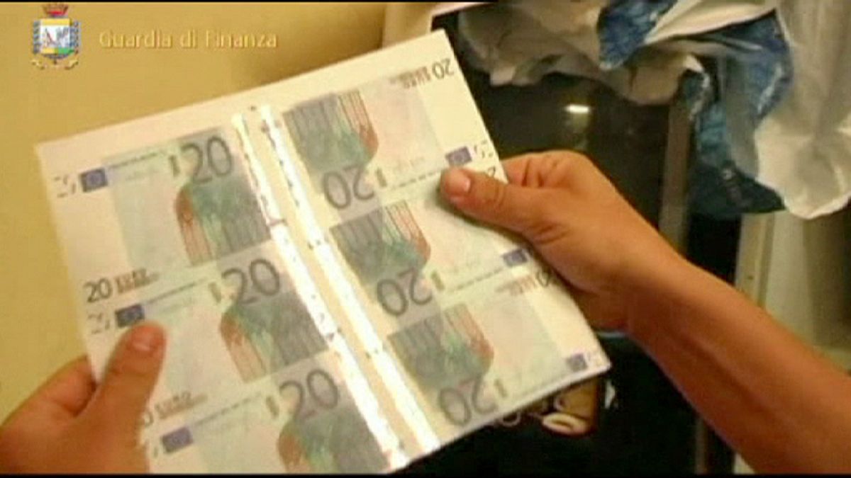 İtalya'da sahte Euro basan şebeke çökertildi