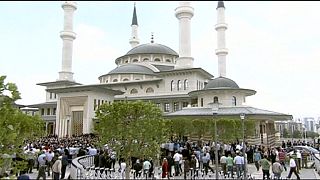 Turkey's Erdogan opens "presidential" mosque to the public