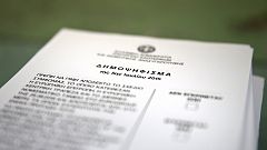 Δημοψήφισμα 2015: Άνοιξαν οι κάλπες