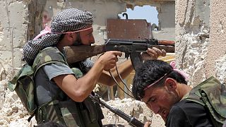 Syria: Fierce fighting as Assad army and rebels push to make key gains