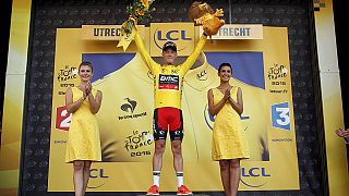 Tour de France: Dennis da record, sua la prima maglia gialla