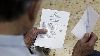 رقابت تنگاتنگ بین گزینه های "آری" و "نه" در همه پرسی یونان