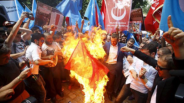 Turchia: manifestazioni anti-cinesi a sostegno dei musulmani uiguri Turchia: manifestazioni anti-cinesi a sostegno dei musulmani uiguri