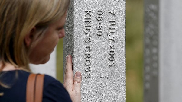 İngilizler terör kurbanlarını anacak İngilizler terör kurbanlarını anacak