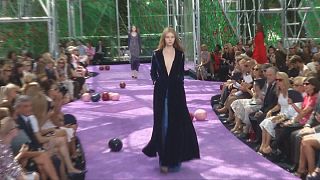 Alta moda a Parigi: Valli e DIOR