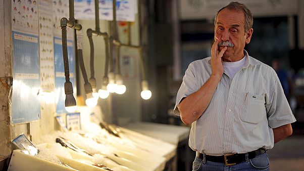 Ελλάδα: Οργή και απογοήτευση έξω από τις κλειστές τράπεζες Ελλάδα: Οργή και απογοήτευση έξω από τις κλειστές τράπεζες