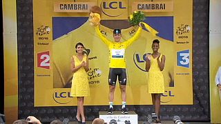 Victoria y maillot amarillo para Tony Martin