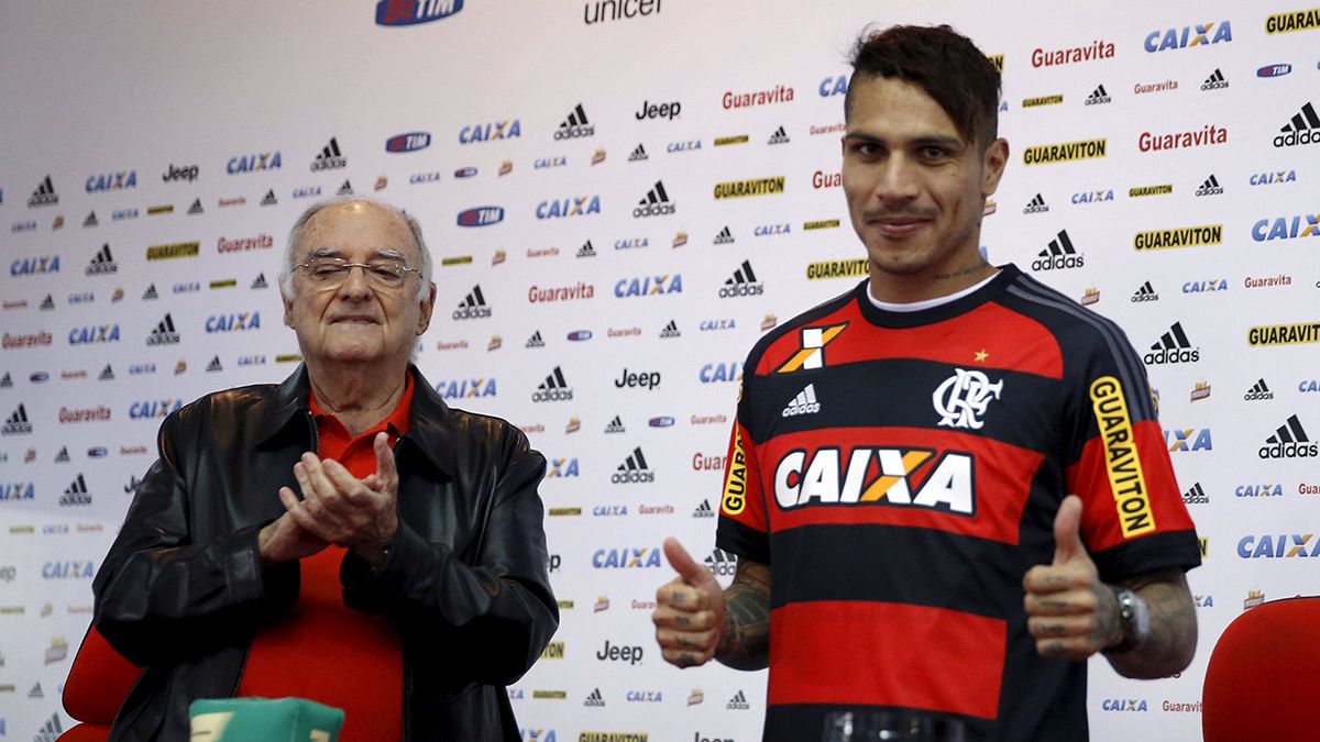 Peru striker Paolo Guerrero presented at Flamengo