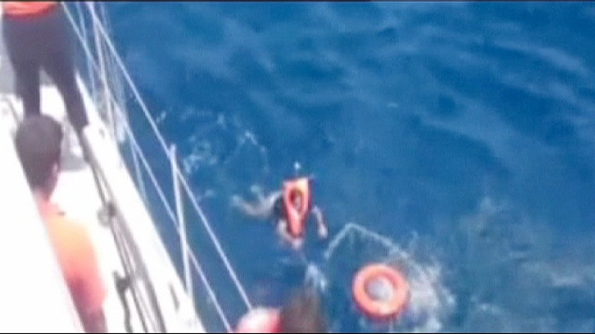 Égei-tenger: elsüllyedt egy menekülteket szállító hajó