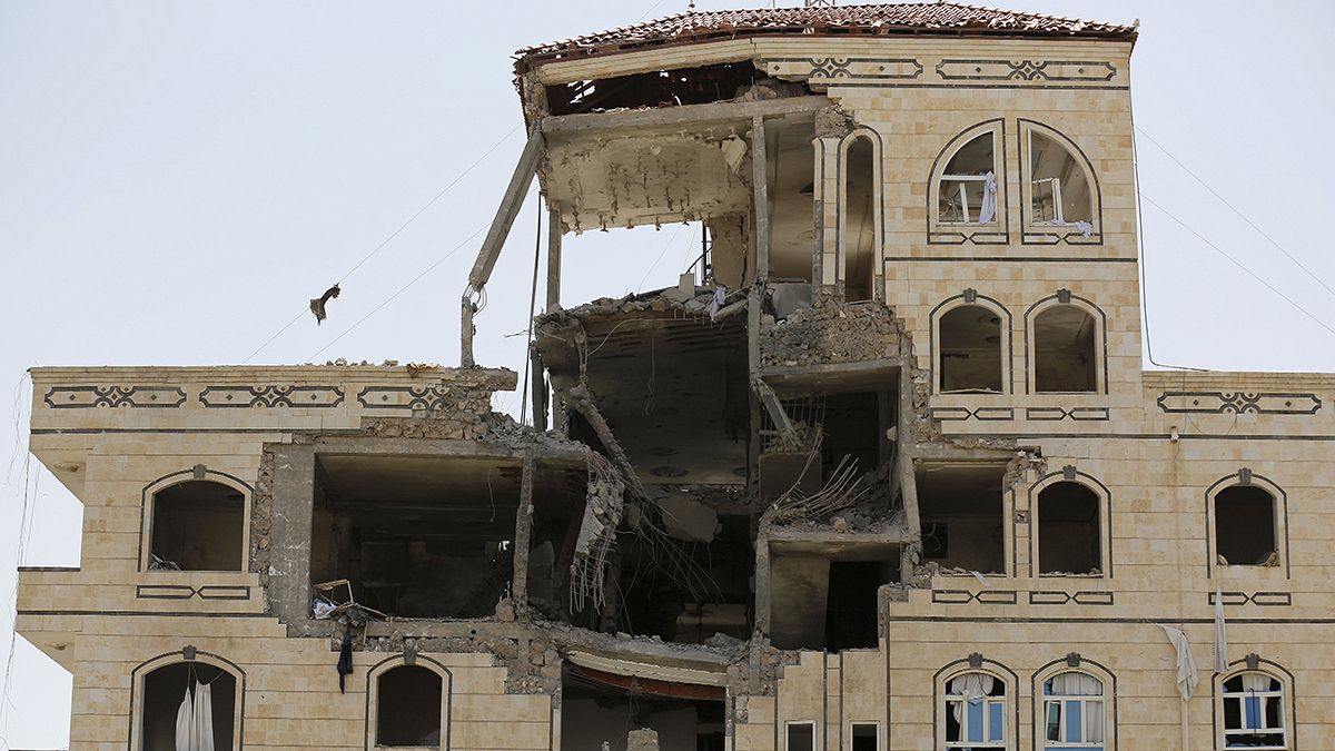 Yemen'in başkenti Sana'daki bombalı saldırıyı IŞİD üstlendi