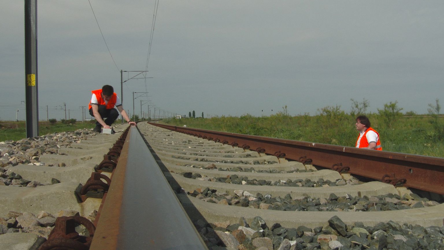 Do you know: what's better - a road or a rail?