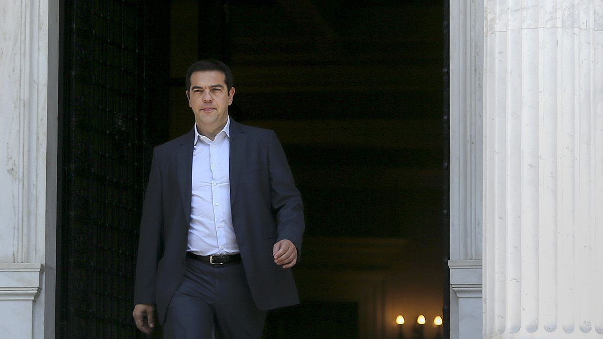 Greece submits last-ditch reform proposals to international creditors