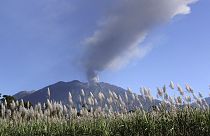Vulkán miatt zárták le Indonézia reptereit