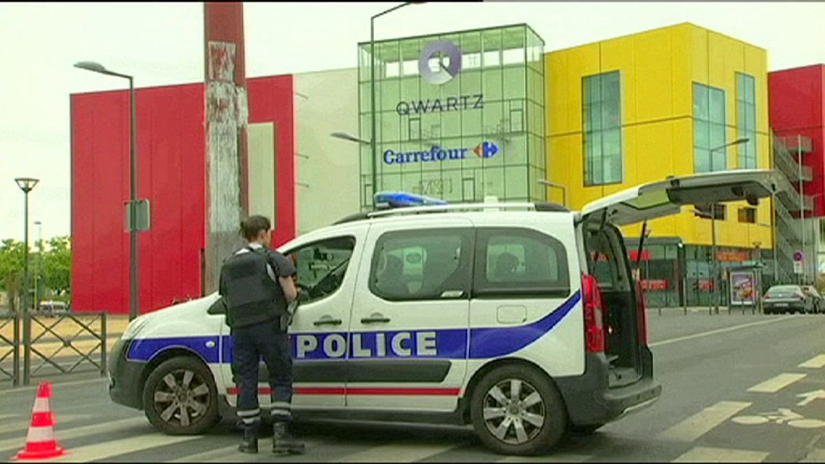France : braquage, le RAID au secours des employés d'un centre commercial, les malfaiteurs restent introuvables
