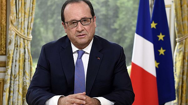 Ολάντ για Ελλάδα: «Οι μεταρρυθμίσεις είναι σκληρές γιατί δεν είχαν υλοποιηθεί στο παρελθόν» Ολάντ για Ελλάδα: «Οι μεταρρυθμίσεις είναι σκληρές γιατί δεν είχαν υλοποιηθεί στο παρελθόν»