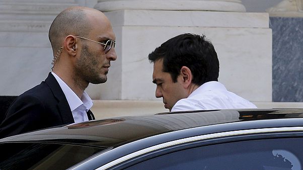 Α. Τσίπρας: «Δεν θα δραπετεύσω από τις ευθύνες μου» Α. Τσίπρας: «Δεν θα δραπετεύσω από τις ευθύνες μου»