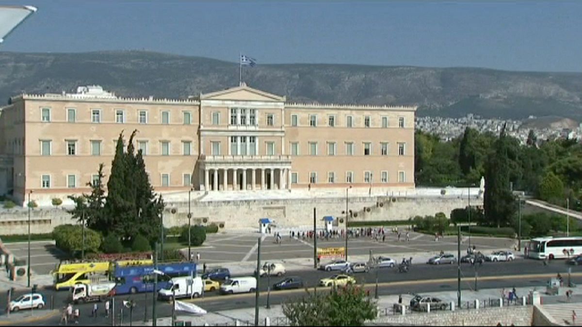 Греция: соглашение с международными кредиторами раскололо партию "СИРИЗА"