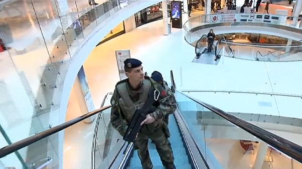 Γαλλία: Απετράπη στο παρά πέντε τρομοκρατικό χτύπημα των τζιχαντιστών Γαλλία: Απετράπη στο παρά πέντε τρομοκρατικό χτύπημα των τζιχαντιστών