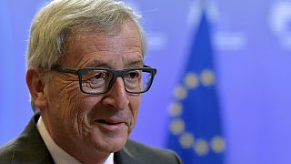 Juncker apela ao empenho de Atenas na implementação de programa acordado