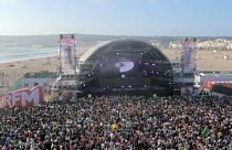 Portekiz kumsalında festival coşkusu