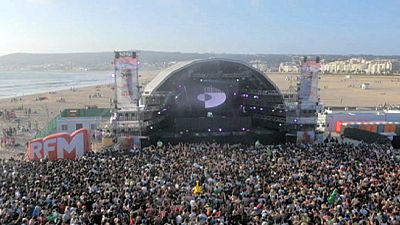 Португалия: музыкальный фестиваль на  пляже