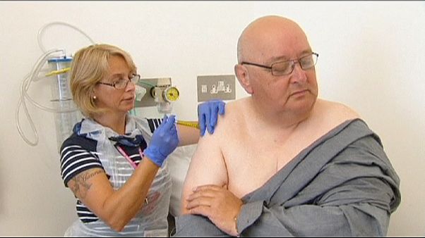 Vacinas contra o Ébola testadas no Reino Unido, França e Senegal Vacinas contra o Ébola testadas no Reino Unido, França e Senegal
