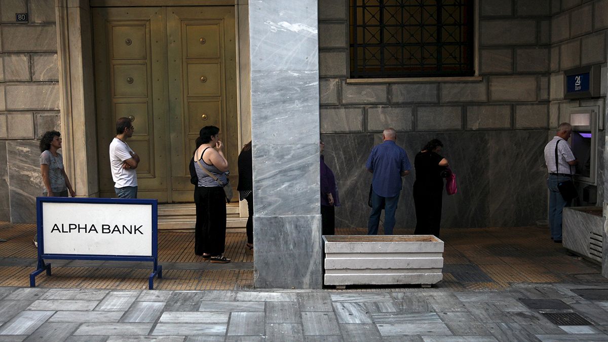 Yunanistan'da bankalar pazartesi açılıyor