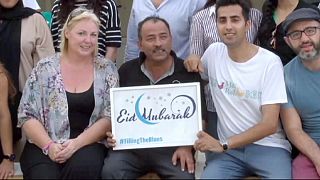 Рамадан в Дубаи: к благотворительности подключились иностранцы