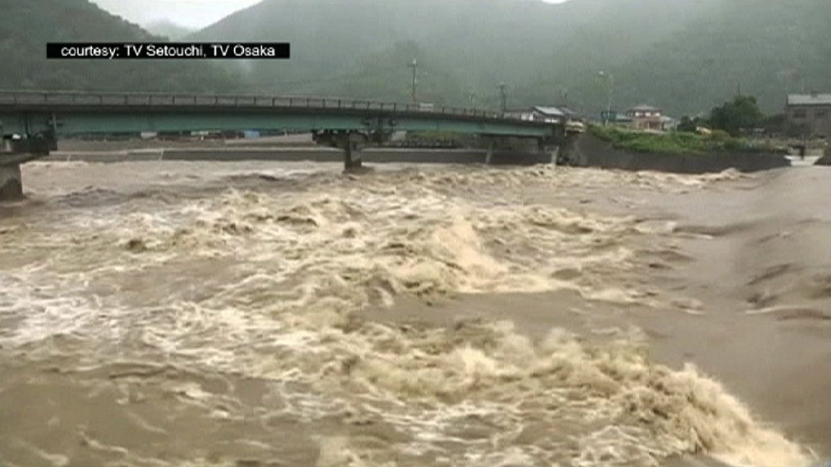Le Japon balayé par le cyclone Nangka