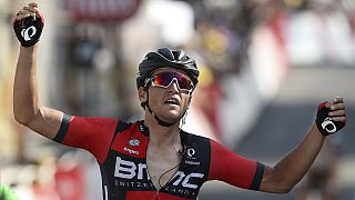 Tour de France: beffato Sagan ancora una volta, la 14a tappa è di Van Avermaet