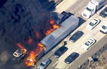 Usa: vasto incendio in California investe l'autostrada I-15