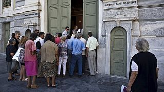 Alors que les banques grecques rouvrent leurs portes, Athènes rembourse ses créanciers