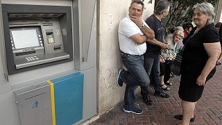 Ελλάδα: «Οδηγός επιβίωσης» στις τράπεζες – Όλα όσα πρέπει να γνωρίζετε