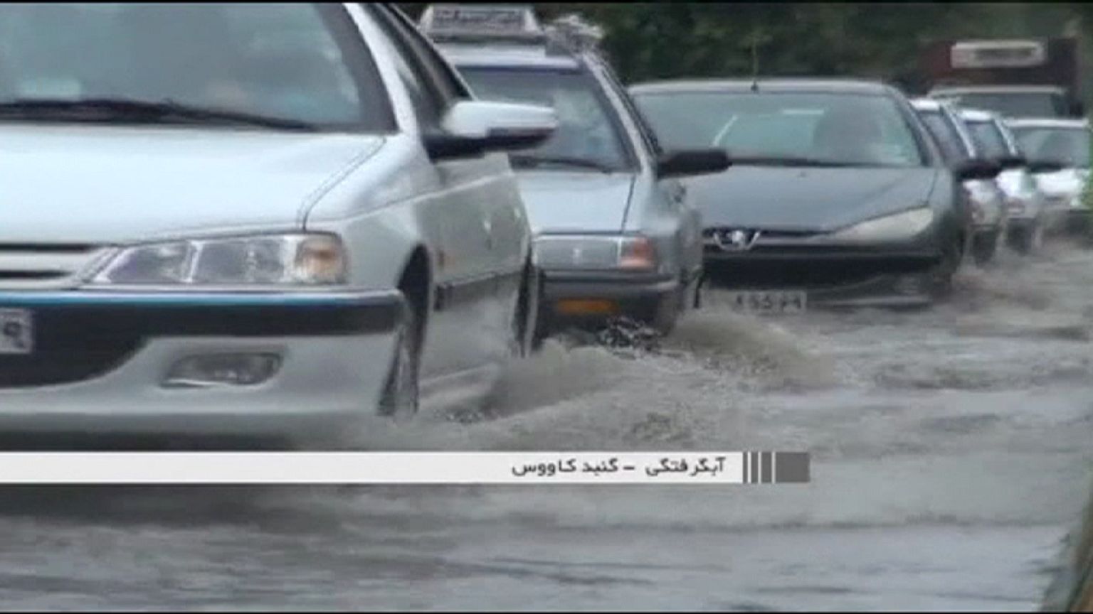 مصرع ثمانية أشخاص في عواصف رعدية رملية في إيران