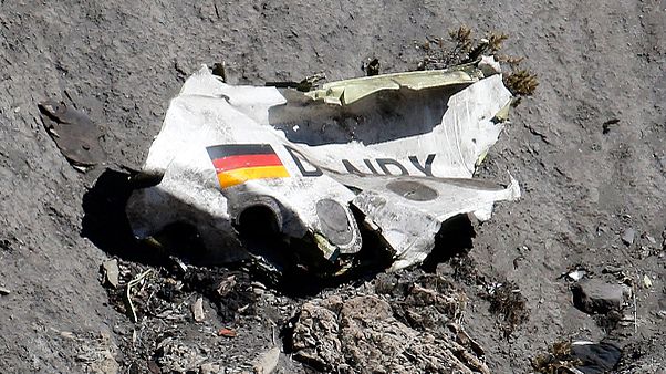 Germanwings: famílias de vítimas querem pedido de desculpas de patrão da Lufthansa Germanwings: famílias de vítimas querem pedido de desculpas de patrão da Lufthansa
