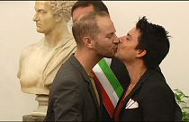 ЕСПЧ потребовал от Италии признать однополые союзы