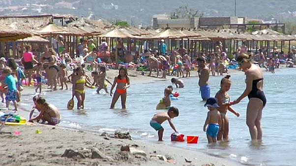Les Grecs contraints de se serrer la ceinture pour les vacances Les Grecs contraints de se serrer la ceinture pour les vacances
